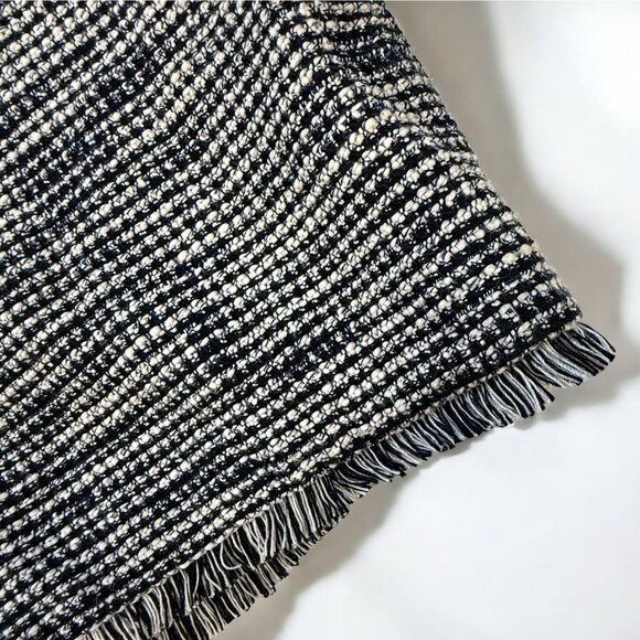 Ann Taylor Factory Tweed Fringe Hem Shorts – Size 6 - Picture 2 of 9